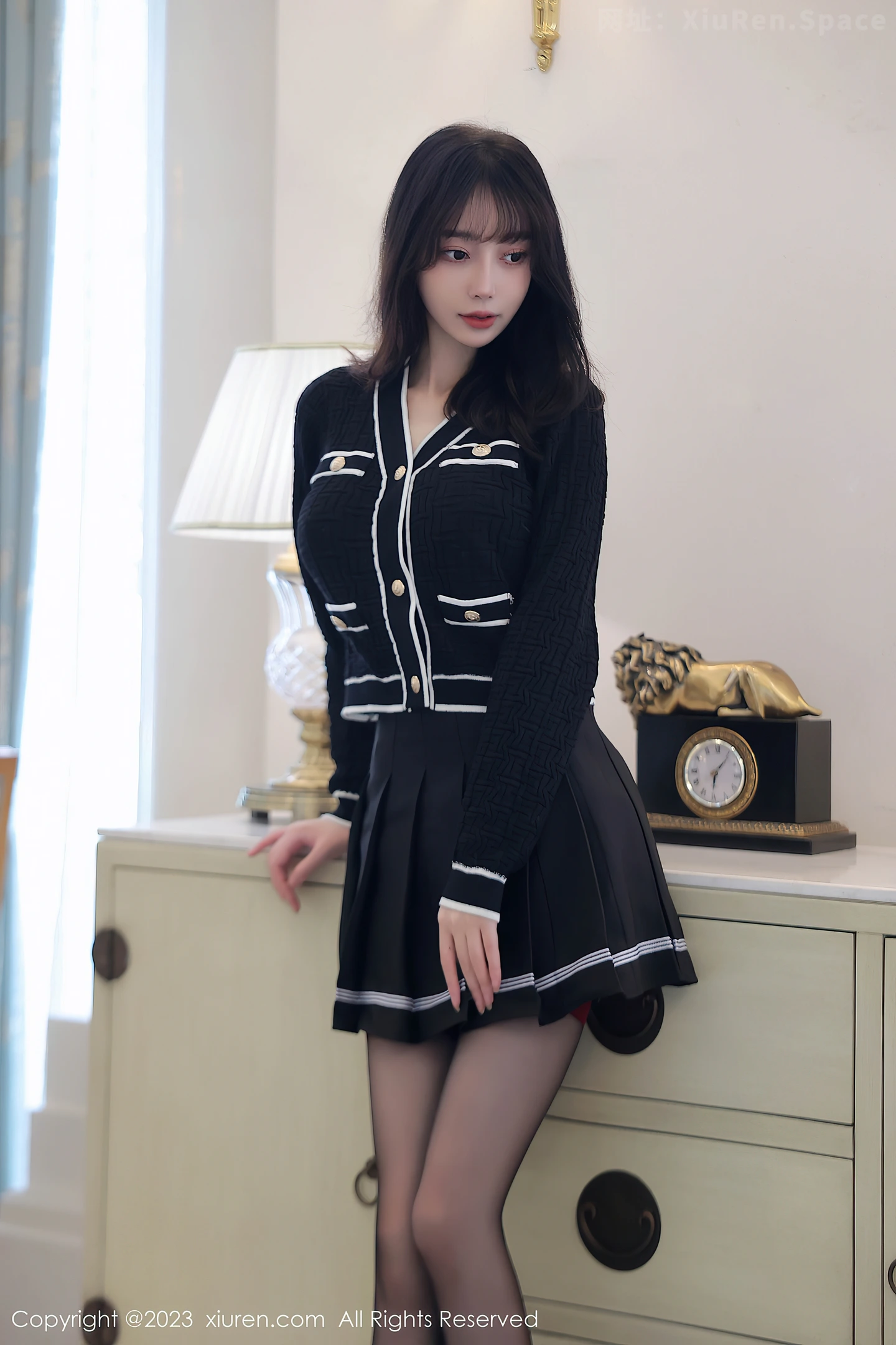 图片[3]-[XiuRen秀人网]VOL.7287 模特玥儿玥er半脱露性感黑色薄纱内衣配黑丝吊袜秀美腿诱惑写真82P-秀人网官方网站